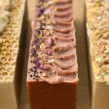 Φόρτωση εικόνας στο εργαλείο προβολής Συλλογής, ΙΒΙΣΚΟΣ & ΙΝΕΣ ΜΕΤΑΞΙΟΥ / HIBISCUS, ROSEHIP OIL & TUSSAH SILK